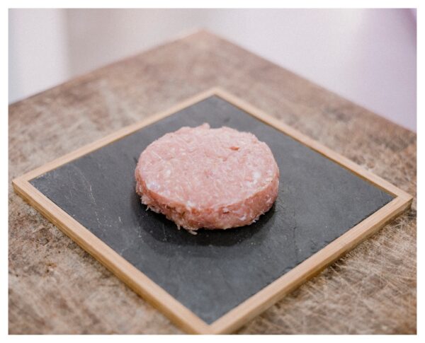 Hamburguesa de pollo con manzana